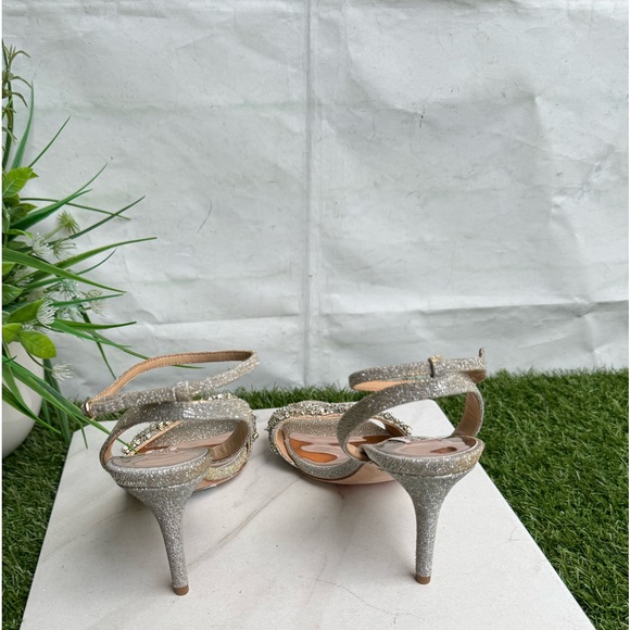 Badgley Mischka Women's Jen
Heeled Sandal embroidered size 8 - Picture 7 of 12